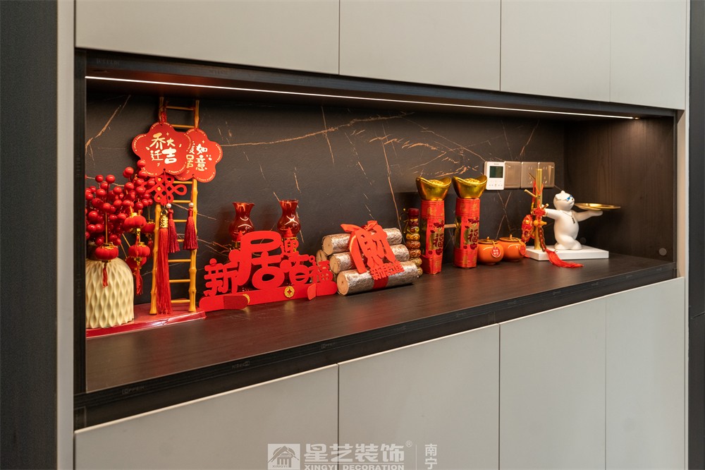 保利領(lǐng)譽(yù)府132平現(xiàn)代簡約入戶裝修實(shí)景