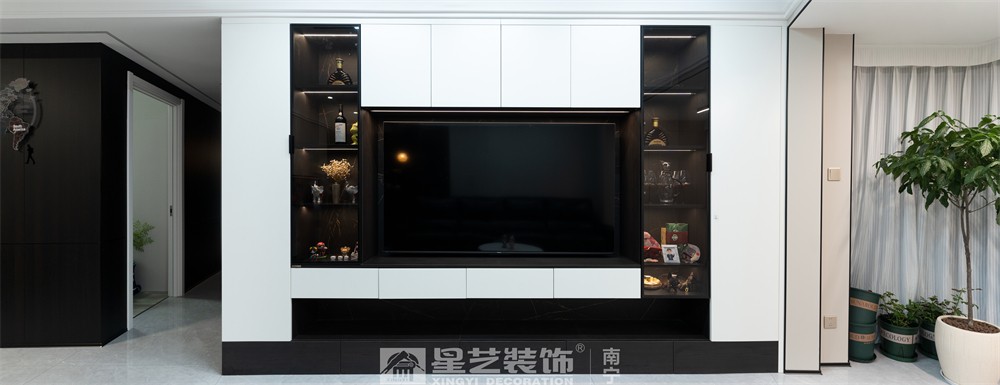 保利領(lǐng)譽(yù)府132平現(xiàn)代簡約客廳裝修實(shí)景