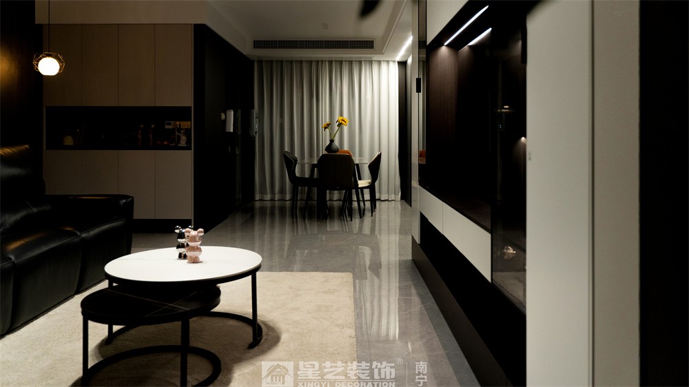 保利領(lǐng)譽(yù)府132平現(xiàn)代簡約客廳裝修實(shí)景