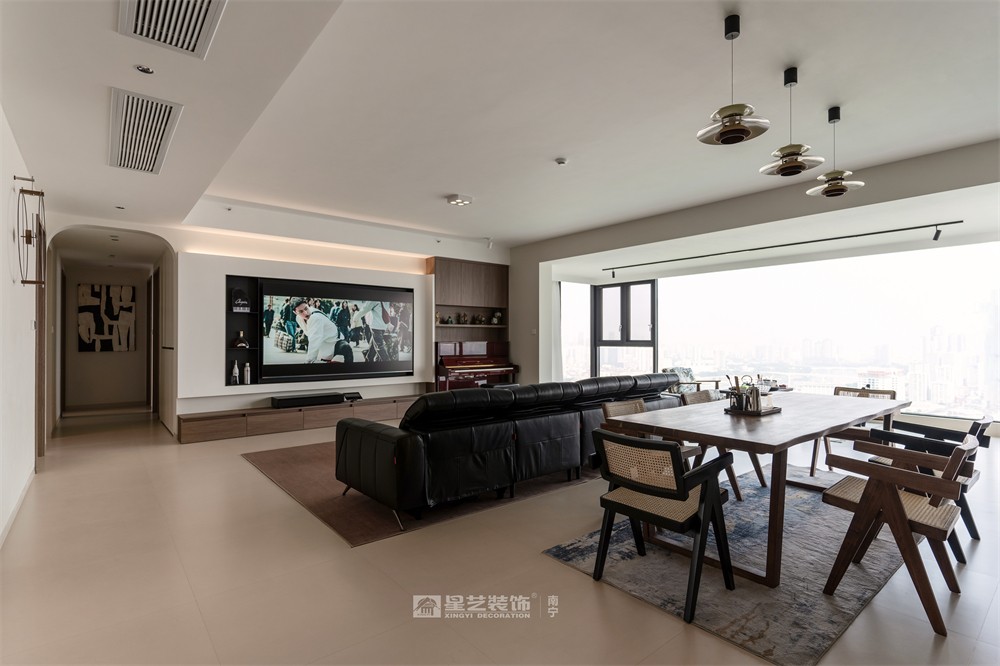 上水灣200平現(xiàn)代原木風(fēng)餐廳裝修完工實景圖