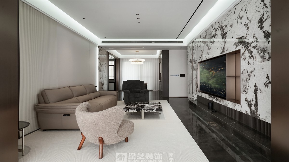 保利君悅灣200平輕奢客廳裝修完工實(shí)景圖