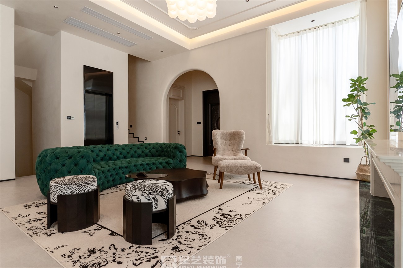 盛世江山300平中古風(fēng)客廳裝修完工實景圖