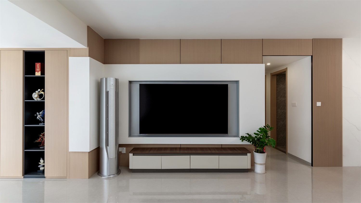 上水灣155平現(xiàn)代風(fēng)格客廳裝修實景圖