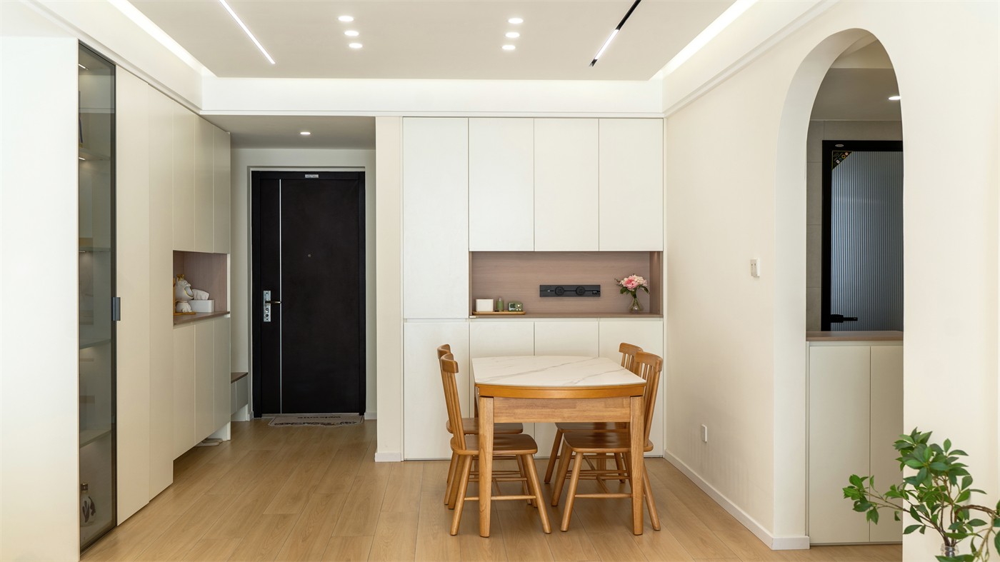 保利領(lǐng)秀廣場75平奶油風(fēng)餐廳裝修實(shí)景圖