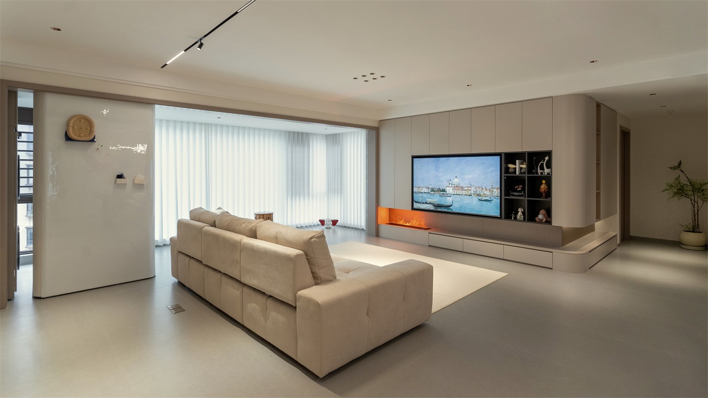 保利天悅臺143平現(xiàn)代風格客廳裝修實景圖