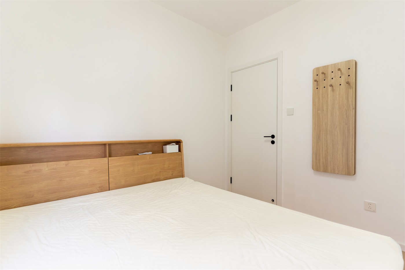 保利領(lǐng)秀廣場75平奶油風(fēng)臥室裝修實(shí)景圖