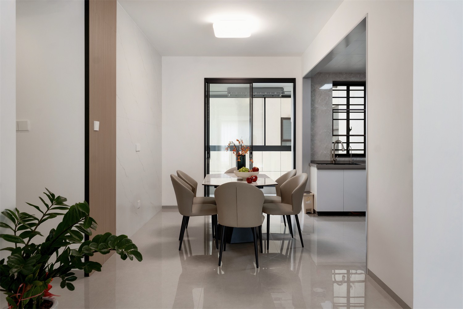 上水灣155平現(xiàn)代風(fēng)格餐廳裝修實景圖