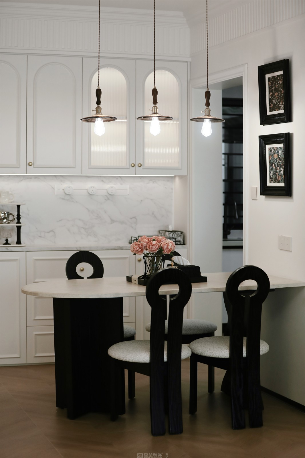 東方尊府118平中古風(fēng)餐廳裝修完工實(shí)景圖