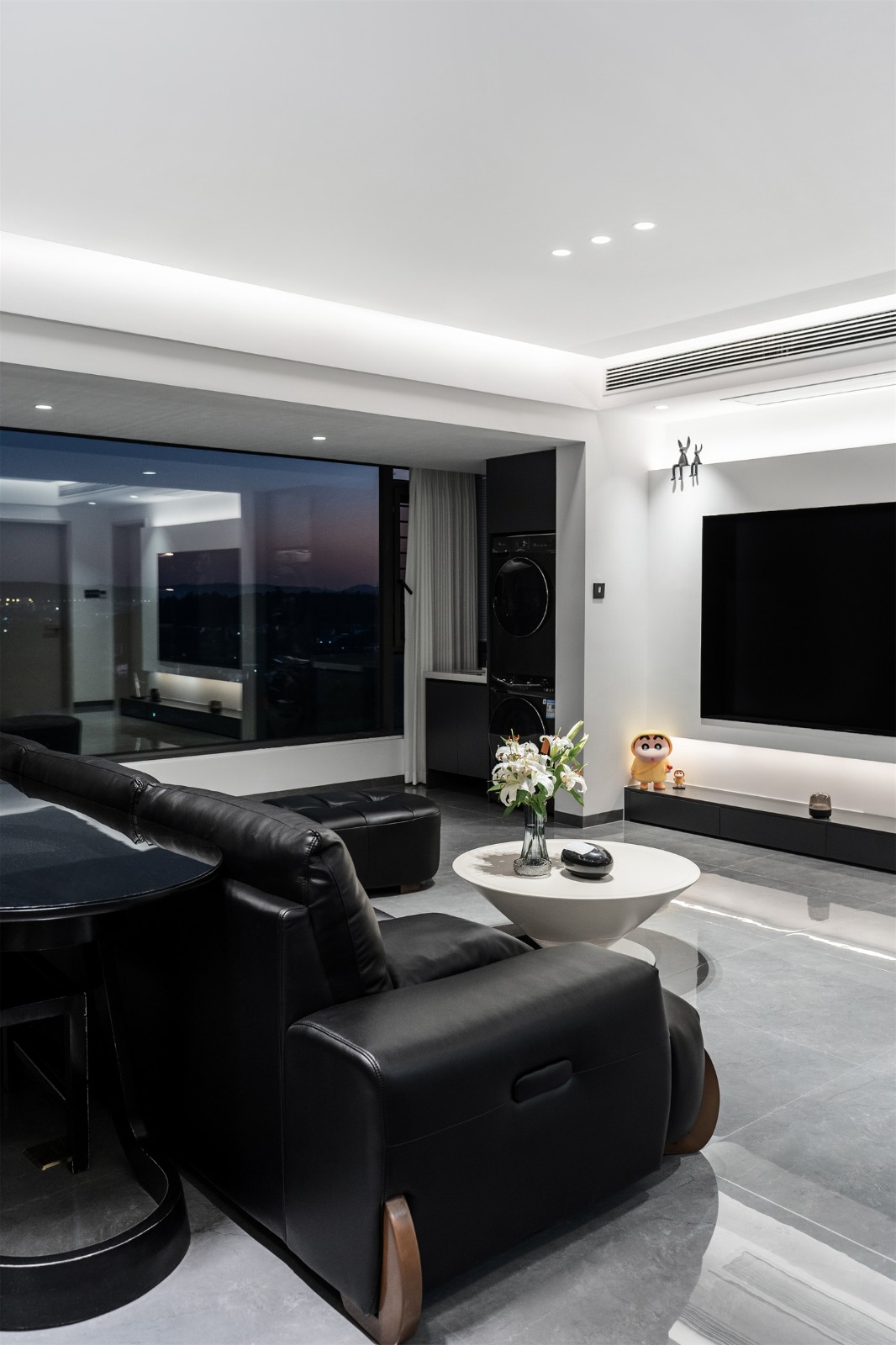 錦云湖光118平現(xiàn)代簡約客廳裝修實(shí)景圖