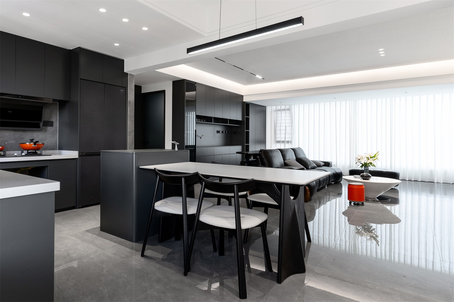 錦云湖光118平現(xiàn)代簡約餐廳裝修實(shí)景圖