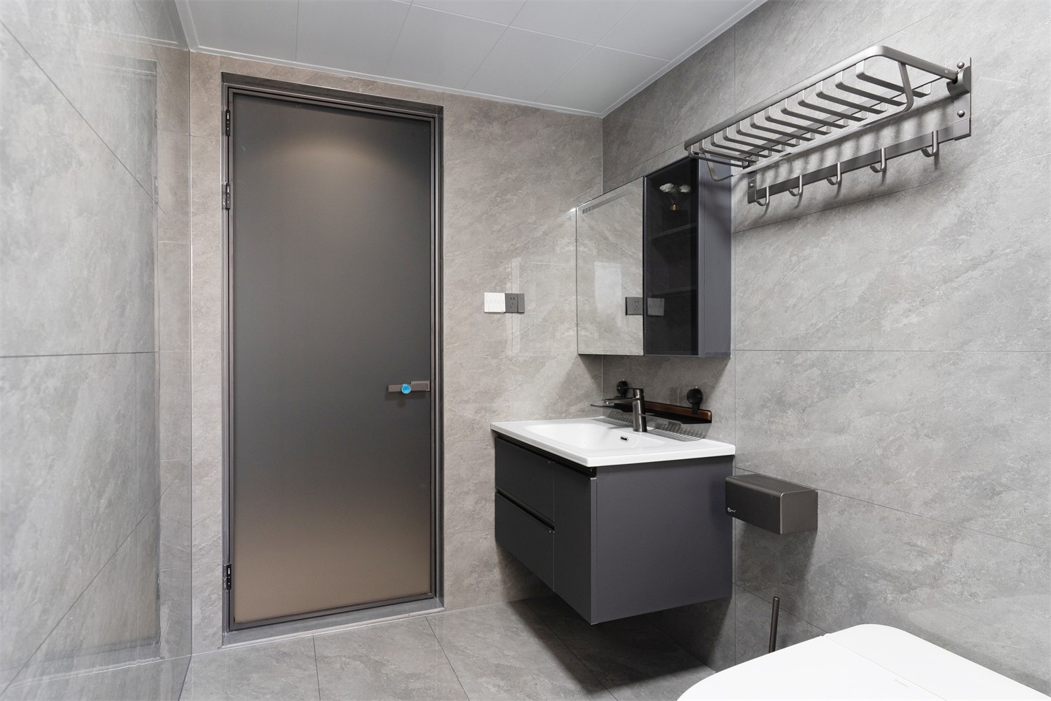 錦云湖光118平現(xiàn)代簡約衛(wèi)生間裝修實(shí)景圖