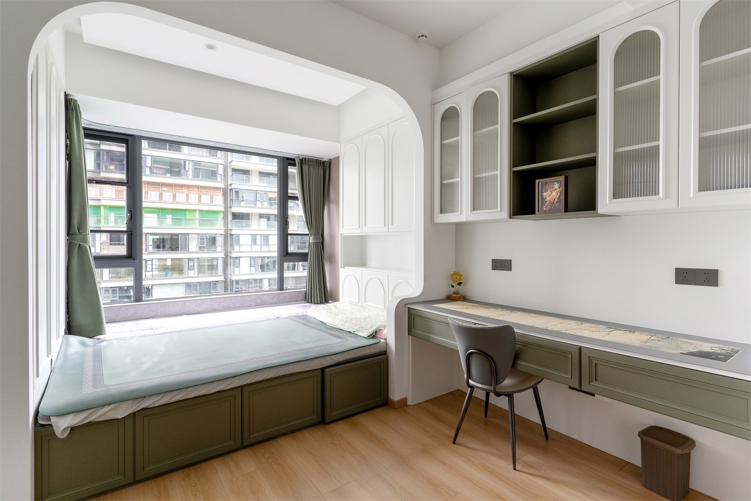 建發(fā)縵云210平新中式臥室裝修完工實(shí)景圖