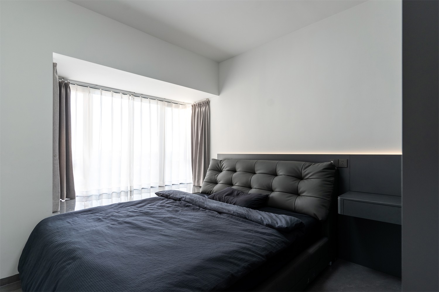 錦云湖光118平現(xiàn)代簡約臥室裝修實(shí)景圖